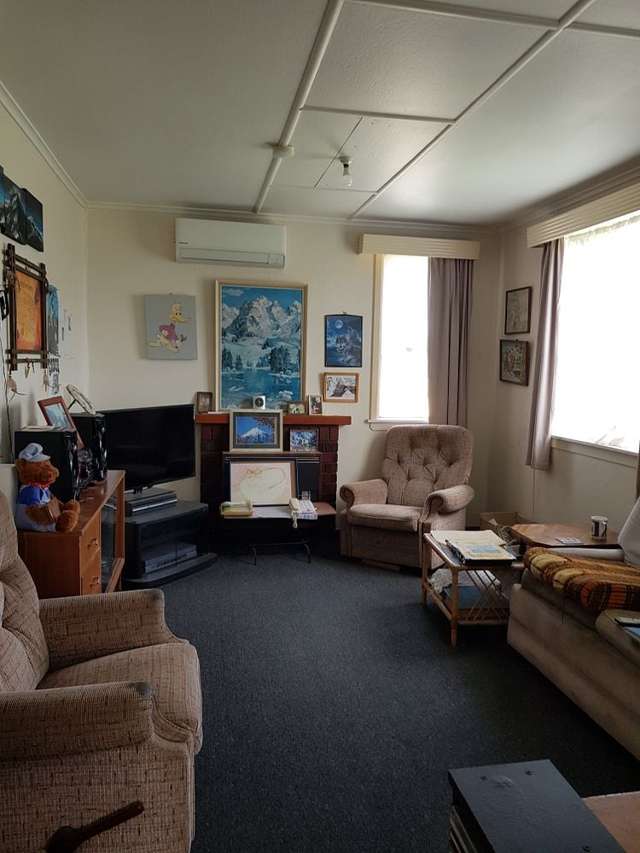 Renovated Charming 2BR Home with heat pump