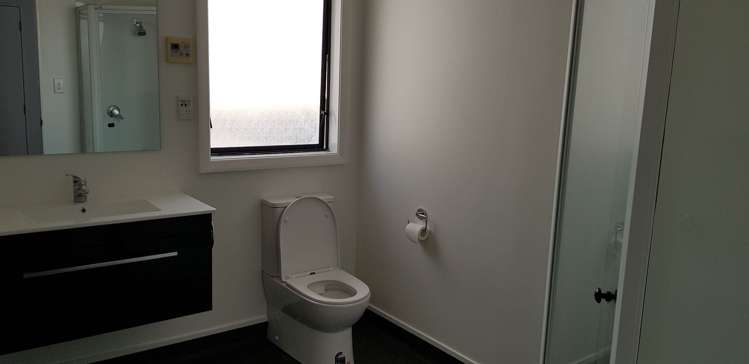 8A Hospital Road Newtown_3