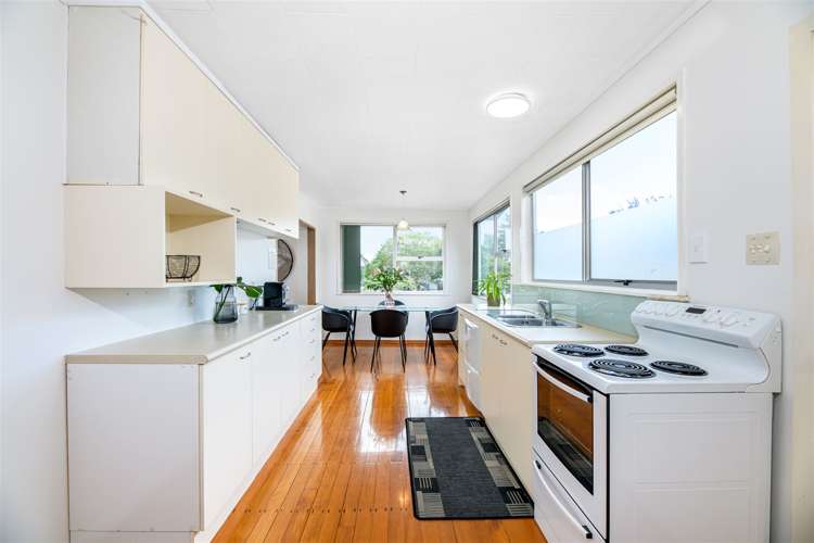 23 Finlow Drive Te Atatu South_7