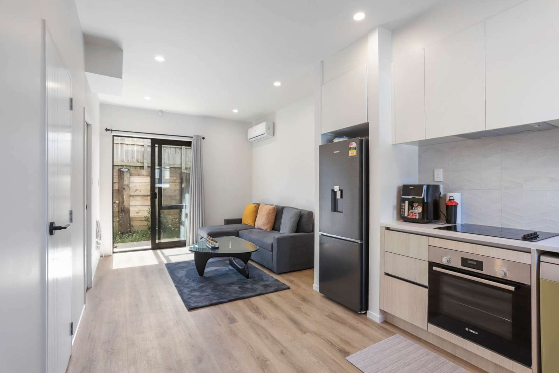 2/285 Te Atatu Road Te Atatu South_0