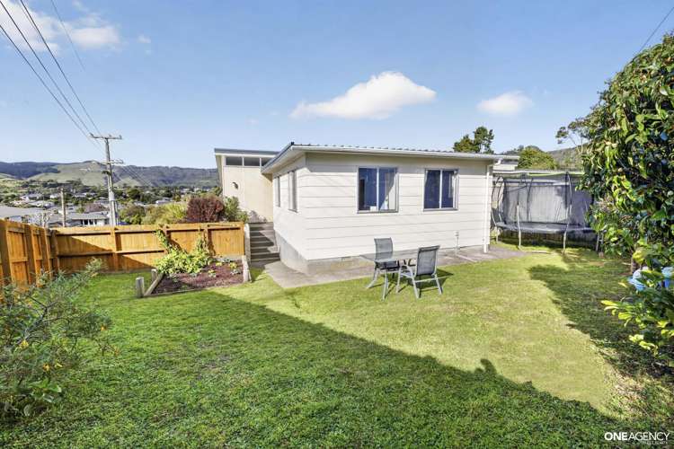 71 Larsen Crescent Tawa_16