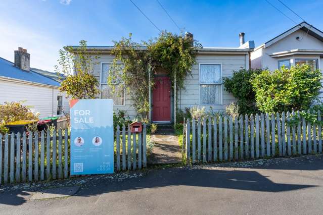 Charming Cottage – A Rare Opportunity