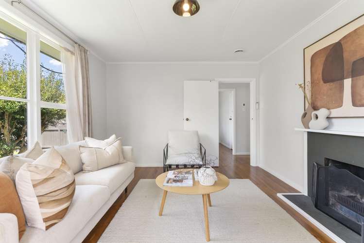 56 Kelwyn Road Kelston_14