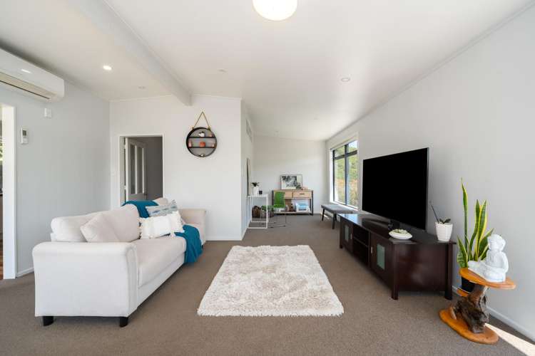 12A Silverbirch Grove Churton Park_5