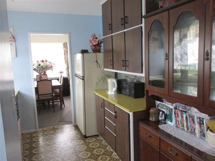 10 Kumeroa Grove Wainuiomata_6