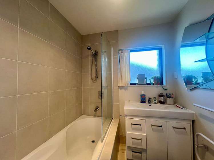 96 Mcleod Rd Te Atatu South_8