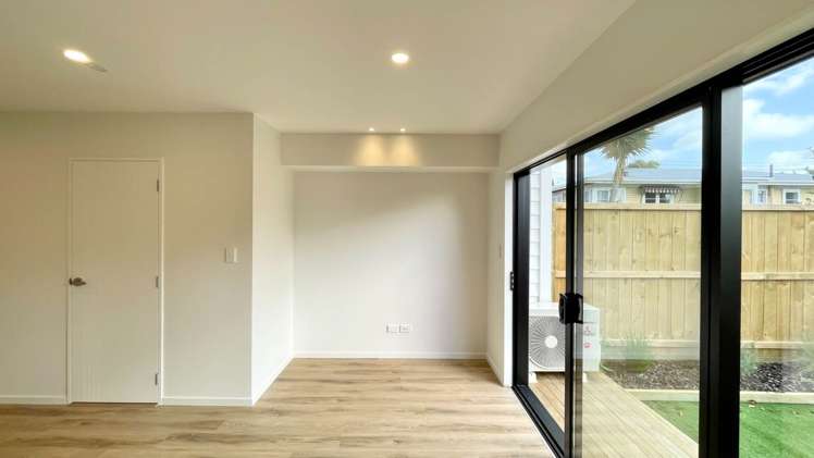 3/9 Flanshaw Road Te Atatu South_5