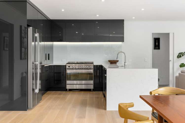 88 Huntington Drive Huntington_11