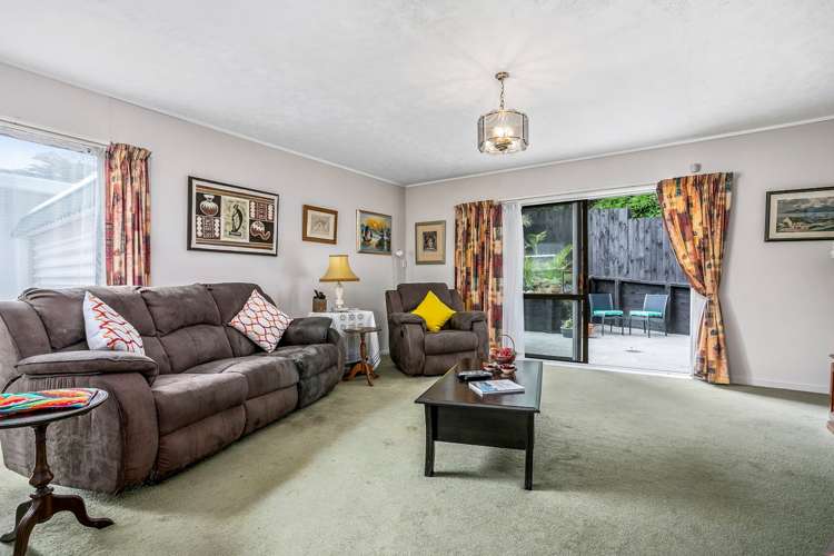 2/8 Killarney Avenue Torbay_1