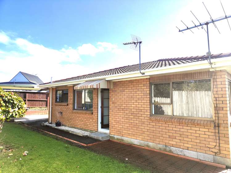 2/4 Rachael Place Farm Cove_1