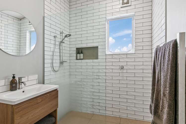 26 Tarawera Road Johnsonville_13