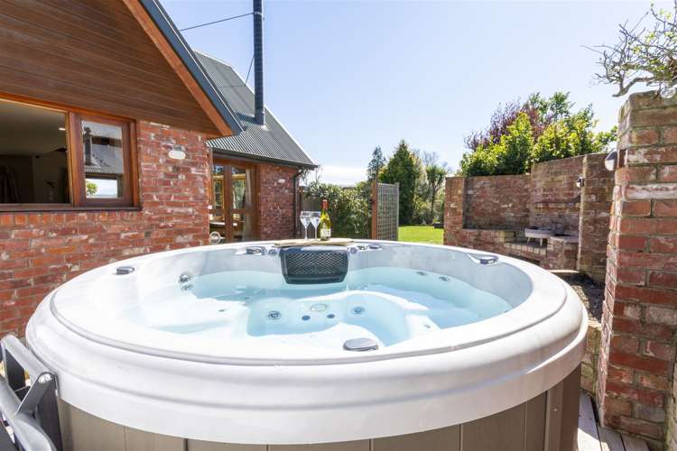 62 Queens Avenue Waikuku Beach_17