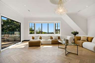 15 Fern Glen Road South_4