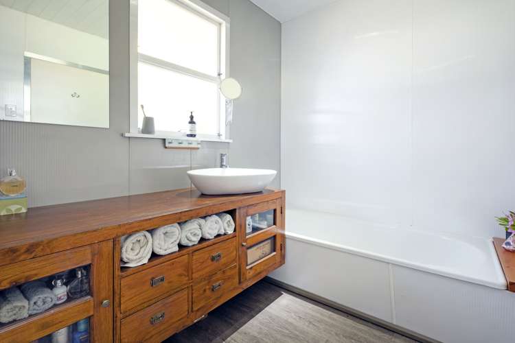 19 High Street Renwick_15