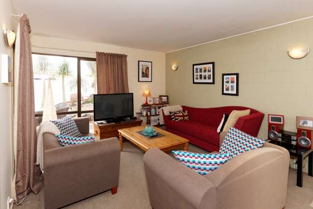 2/67 Moana Avenue One Tree Hill_2