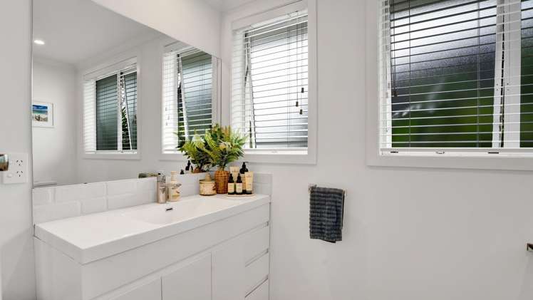 15 Kowhai Street Inglewood_13