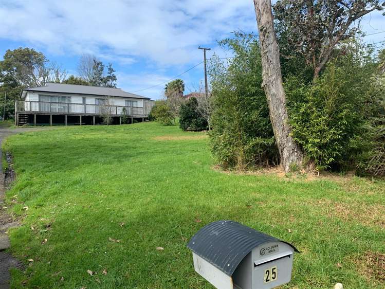 25 Township Road Waitakere_11