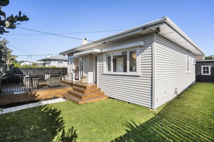23 Ennismore Road Mount Albert_16