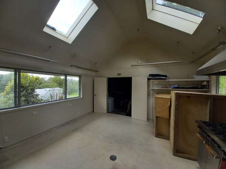 112 Sinclair Avenue Nightcaps_14