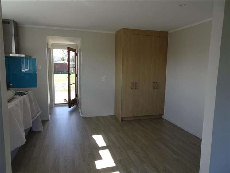 69 Meadowbank Crescent 1065_1