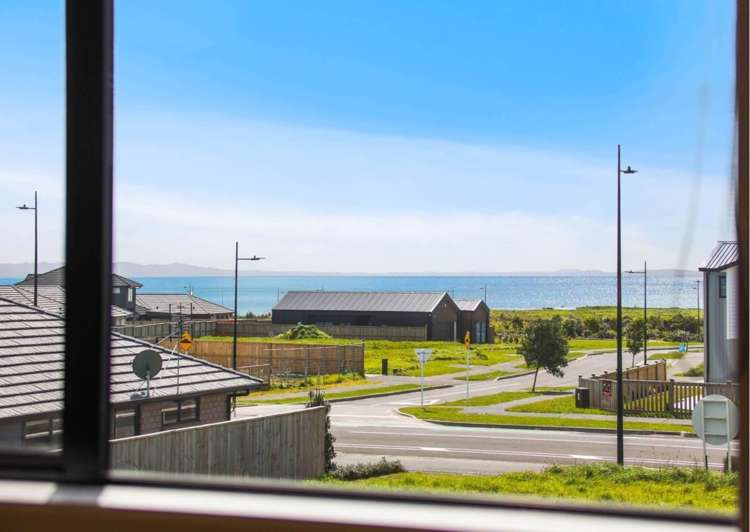 12 Korowhiti Road Clarks Beach_13