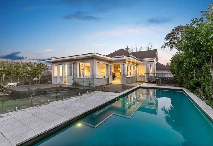 16 Cornwall Park Avenue Epsom_23