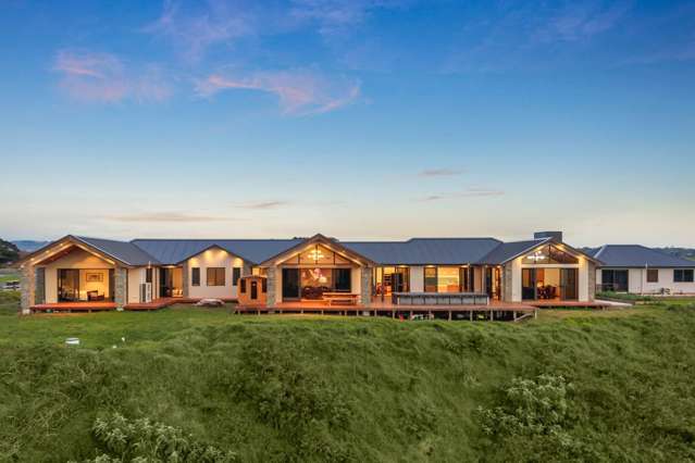 NEAR NEW ELEVATED ELEGANCE + SEPARATE DWELLING