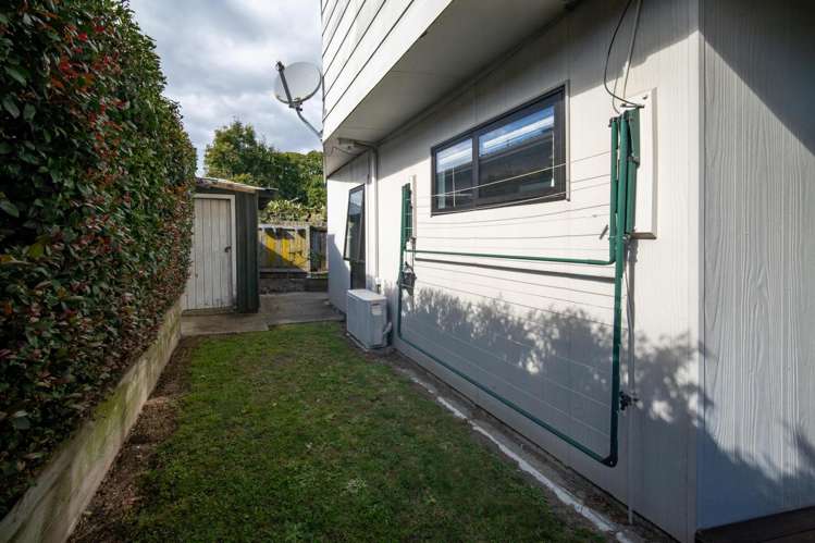 2/2 Nikau Street Stoke_17