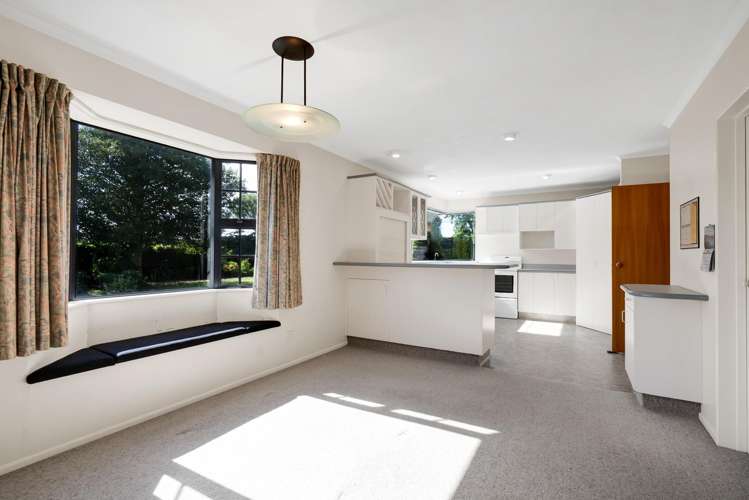 37 Pembroke Road East Stratford_10