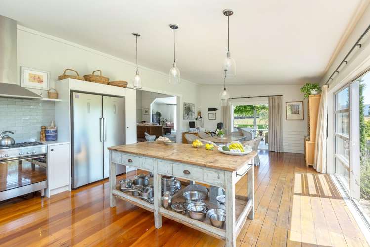 80 Battersea Road Morisons Bush_19