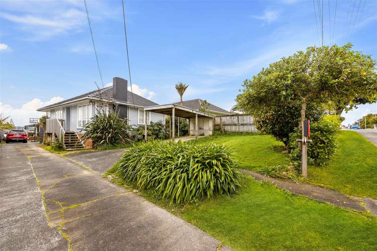 1/51 Vodanovich Road Te Atatu South_13