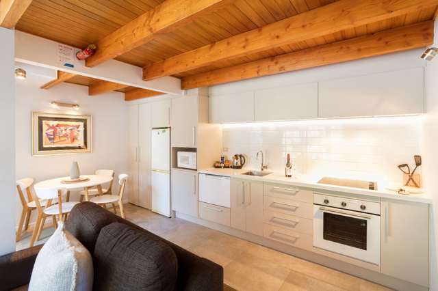 2/19 Cranbury Court Queenstown_1