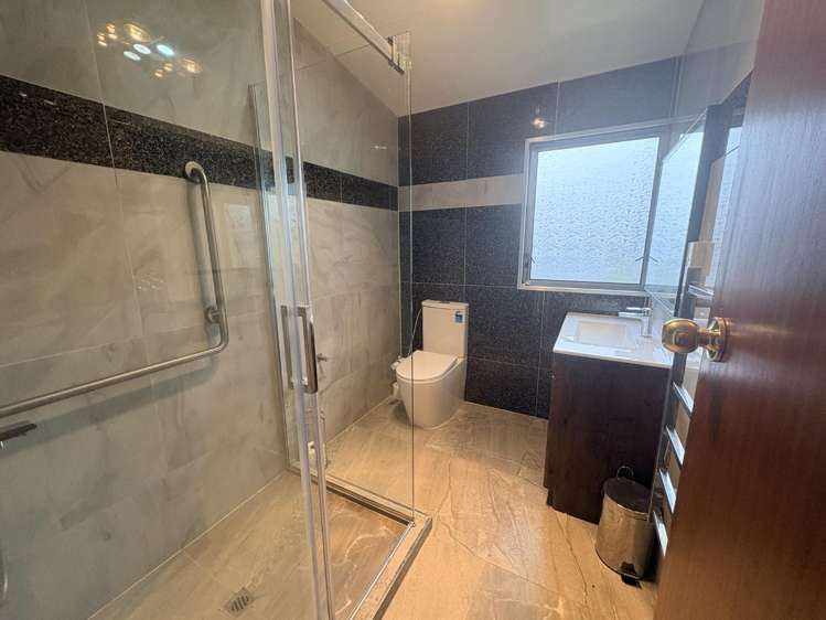212 Sunnybank Crescent Camberley_6