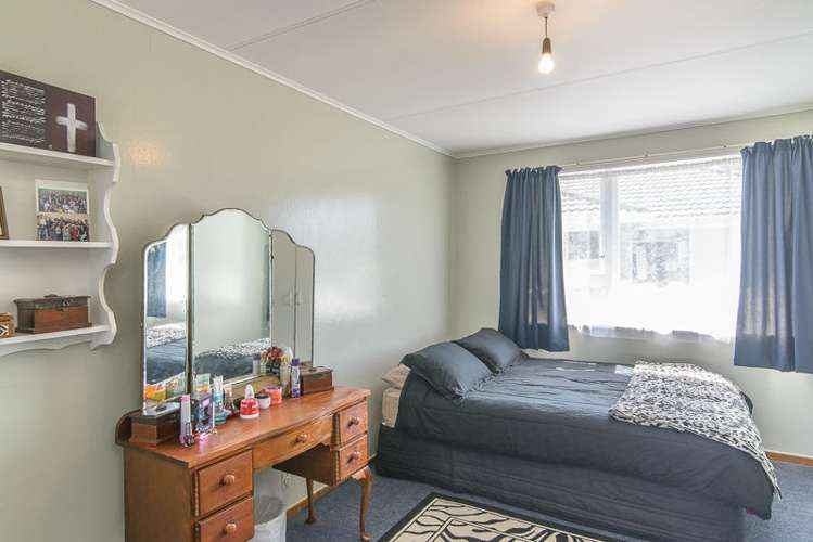 363 Warspite Avenue Waitangirua_17