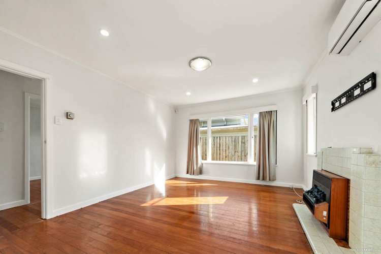 33 Puketea Street Blockhouse Bay_14