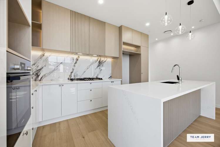16 Tuwai Crescent Opaheke_12