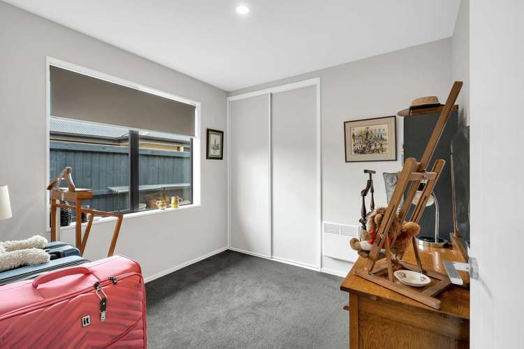 24 Shrimpton Ave Woodend_13