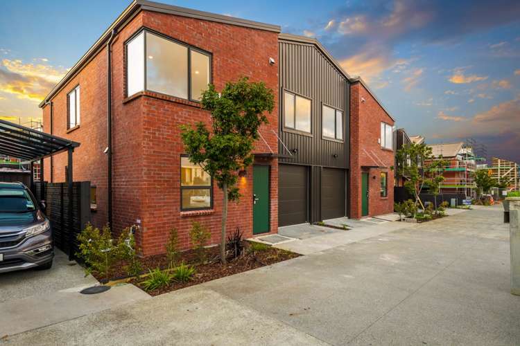 2 Whakatere Lane Hobsonville_14