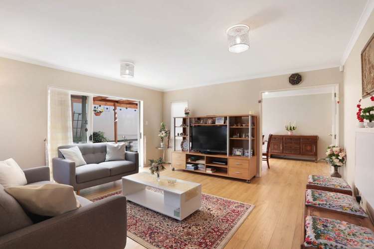 1 Stolford Crescent New Lynn_4