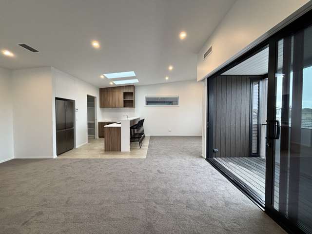 2/6 Sorrel Crescent Bucklands Beach_1