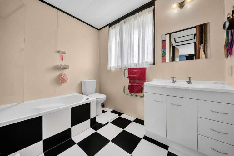 13A Lancaster Road Beach Haven_10