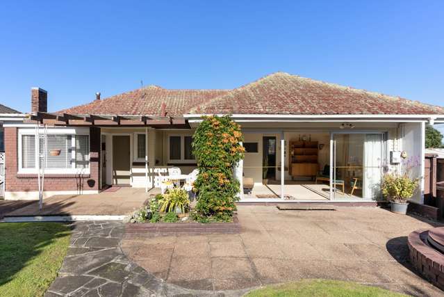 Endless Potential with Harbour Views