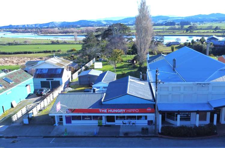 59 Main Road Tuatapere_0