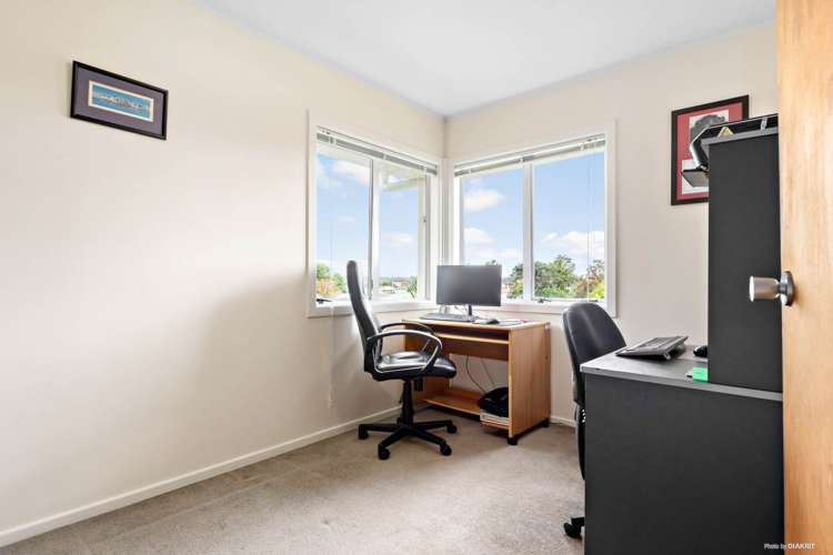 1 Amberley Avenue Te Atatu South_12