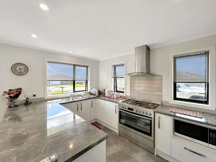 19 Gibraltar Way 10930_4