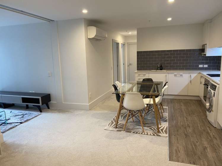 401/8-10 Whitaker Pl 10015_8