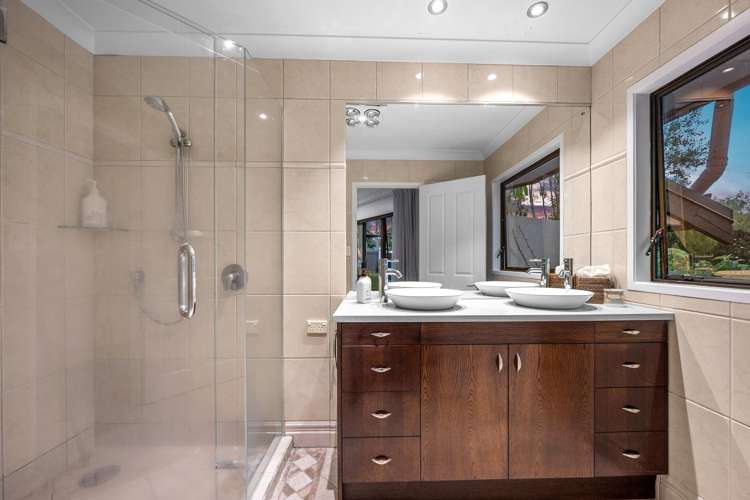 44 Hardens Lane Paremoremo_29