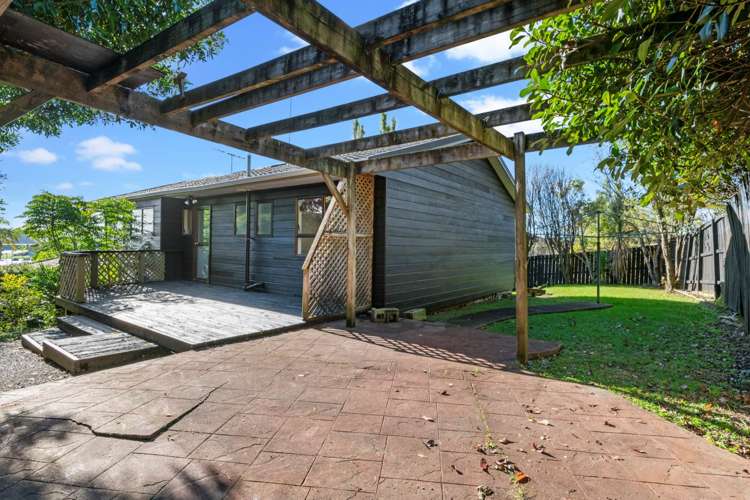 2/6 Sevilla Place Unsworth Heights_24