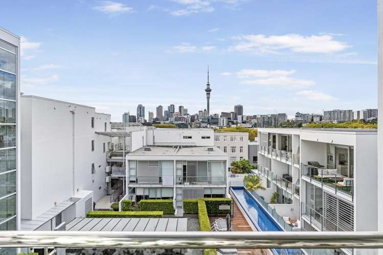 Apt 604/28 College Hill_0