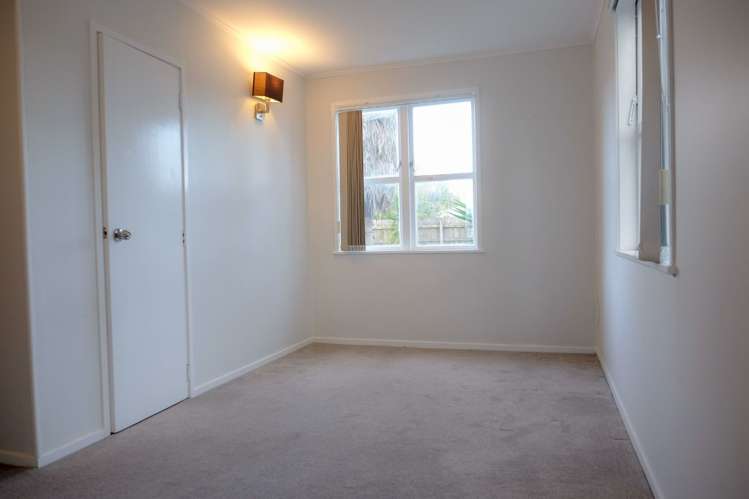 9b Harrington Road Henderson_17